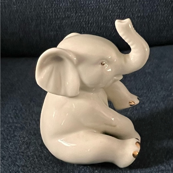 Vintage Lenox -Bone China Baby Miniature Elephant Figurine -Excellent Condition - Picture 3 of 14